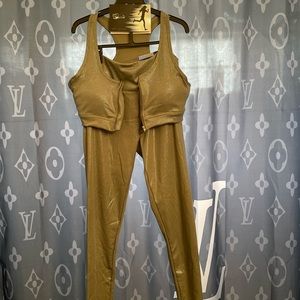 Shoactive two piece yoga set green shimmer large  used